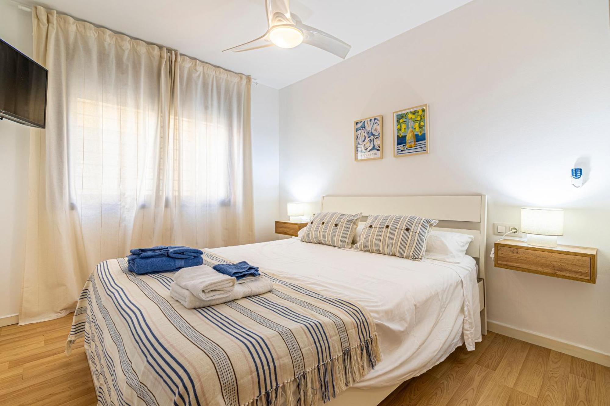 Solis Mare Apartments - Pedregalejo Beach Málaga Exteriör bild